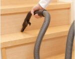 ⁦باناسونيك مكنسة كهربائية– بدون كيس – 1600 واط – سعة 2.2 لتر – أزرق/أسود – موديل MC-CL601⁩ - الصورة ⁦8⁩